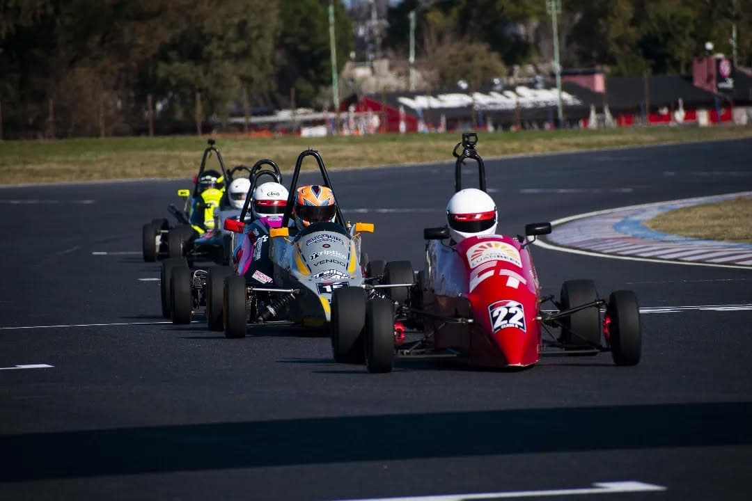 Formula 5 Metropolitana on track