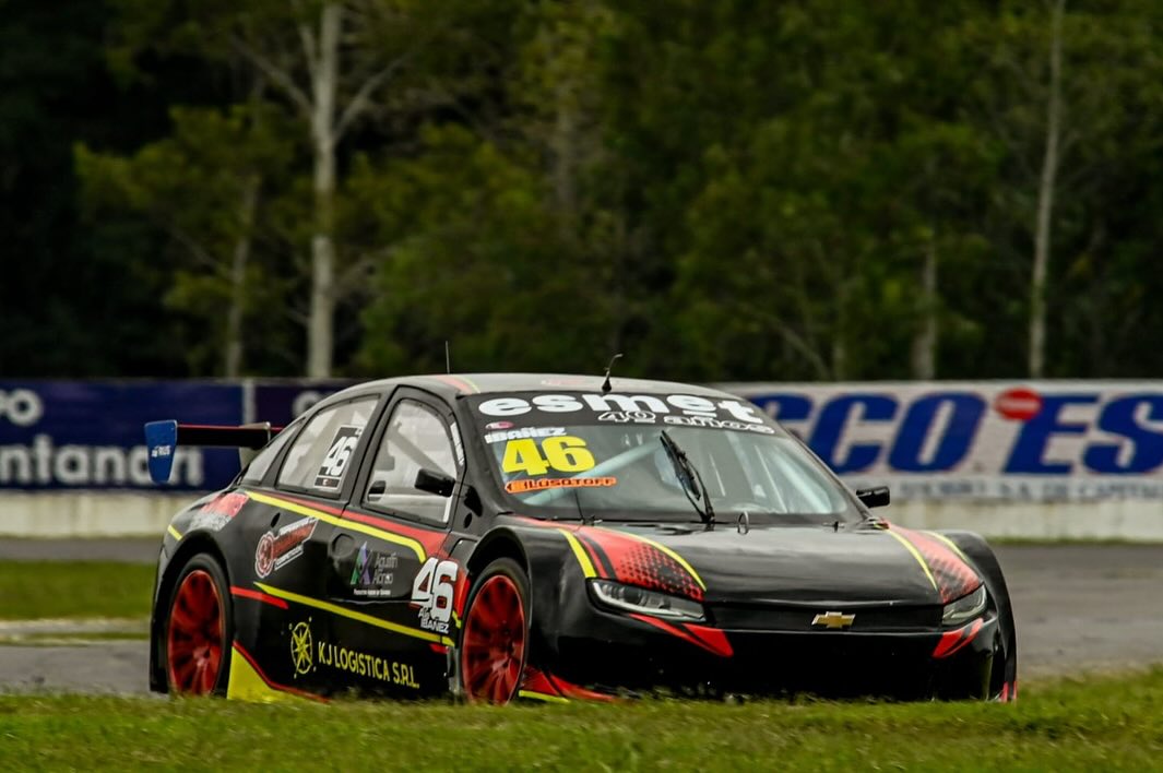 TC Junior car on track at Santa Fe circuit